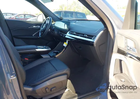 2024 BMW X1 xDrive28I z USA, uszkodzony, nr VIN WBX73EF02R5Z66637